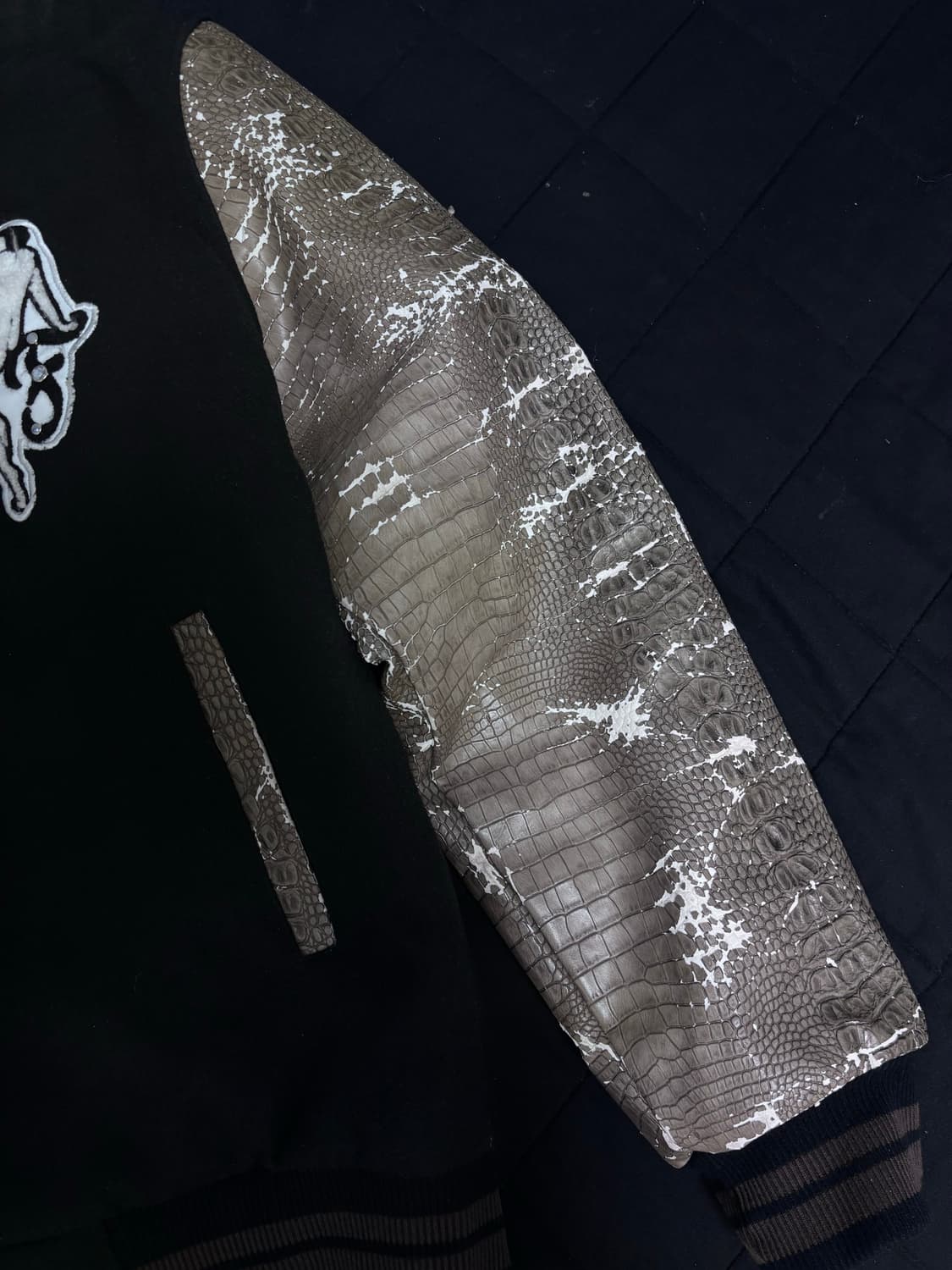 604service 레더 바시티 자켓 카키 상품이미지5