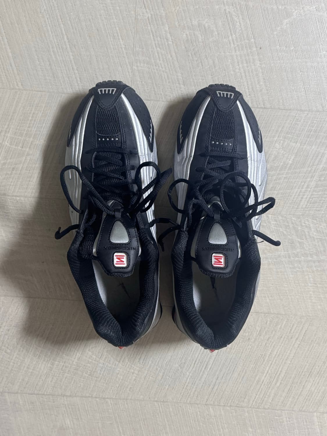 나이키 샥스R4 실버 280 상품이미지1