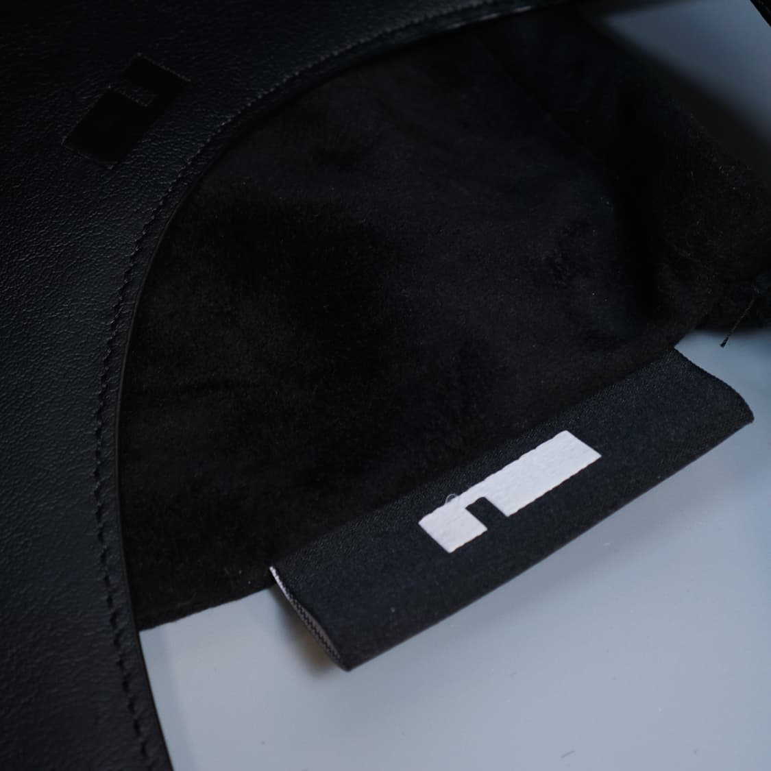 2728 Sac Eclipse 레더 토트백(정가 85만원) 상품이미지8