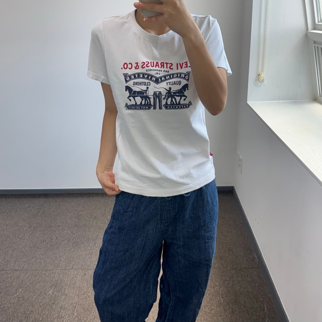 Levis 리바이스 그래픽 화이트 반팔   상품이미지2