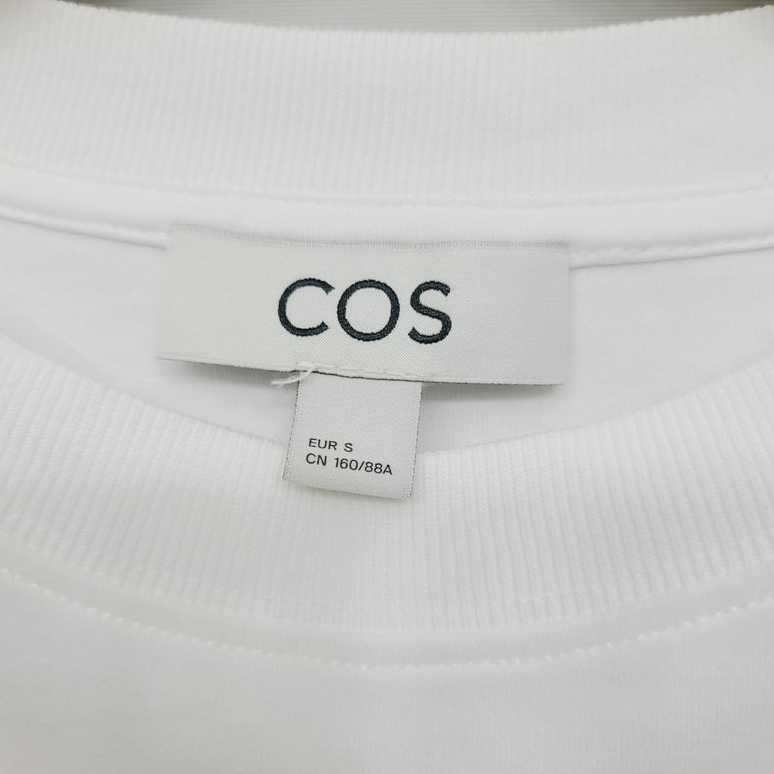 [제목] COS 코스 여성용 크롭 반팔 티셔츠 (화이트/S) 상품이미지6