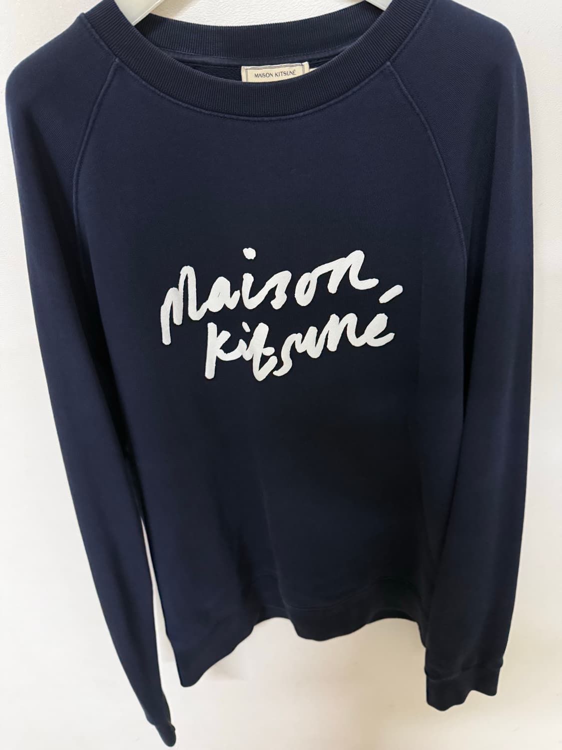 메종키츠네 핸드라이팅 클린 스웨트셔츠 네이비  상품이미지2