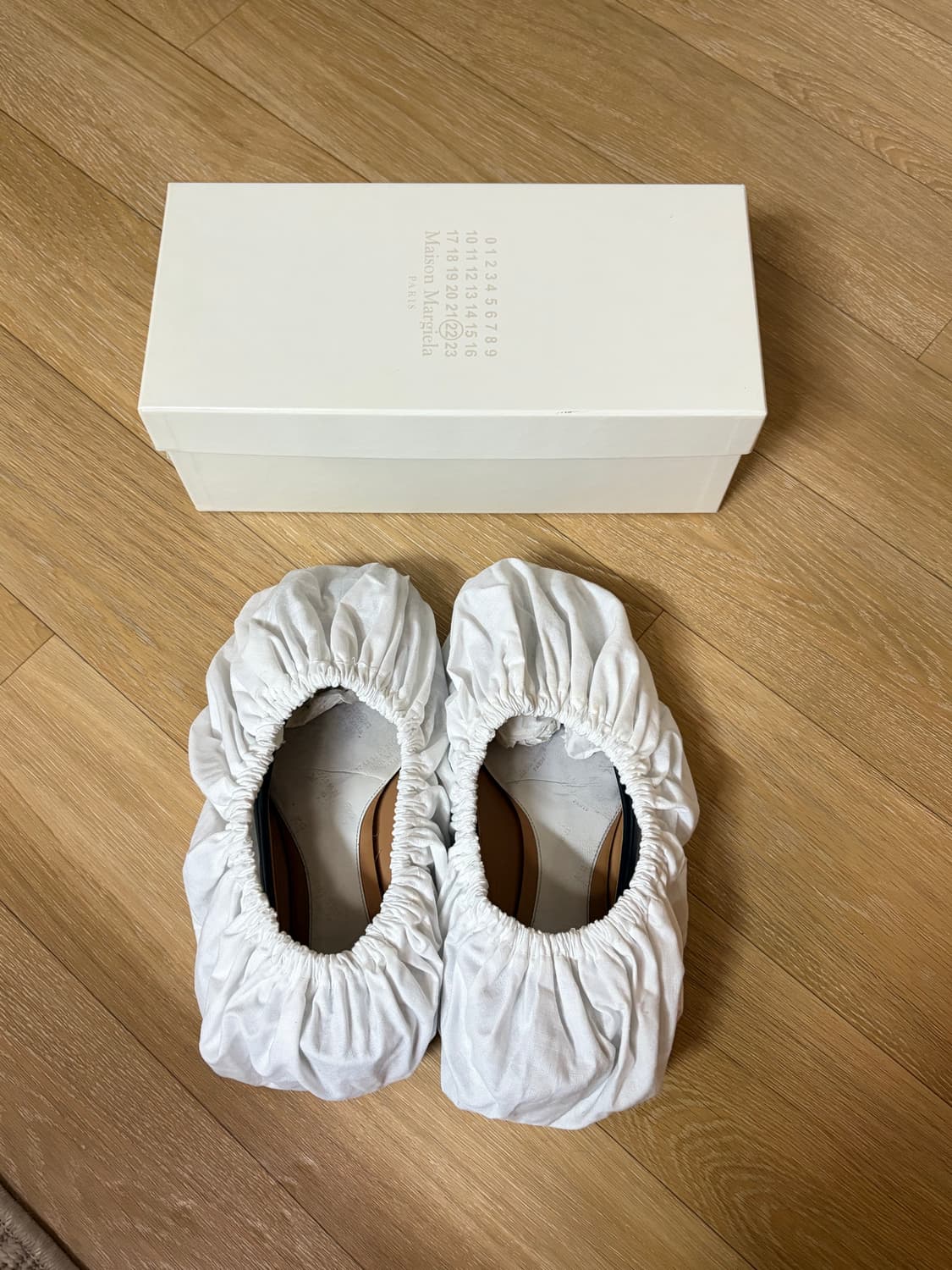 마르지엘라 발레리나 타비 플랫 38 블랙 상품이미지2