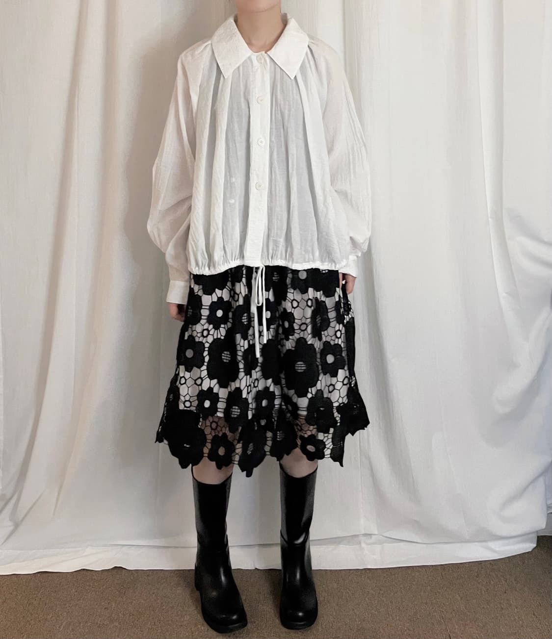 Big Flower Punching Midi Skirt - Black 상품이미지2