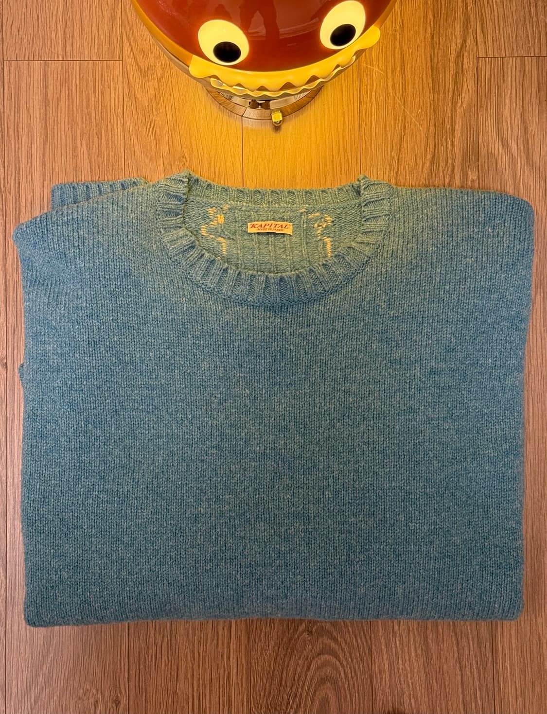 캐피탈 본 니트 크루넥 스웨터 색소폰 상품이미지4