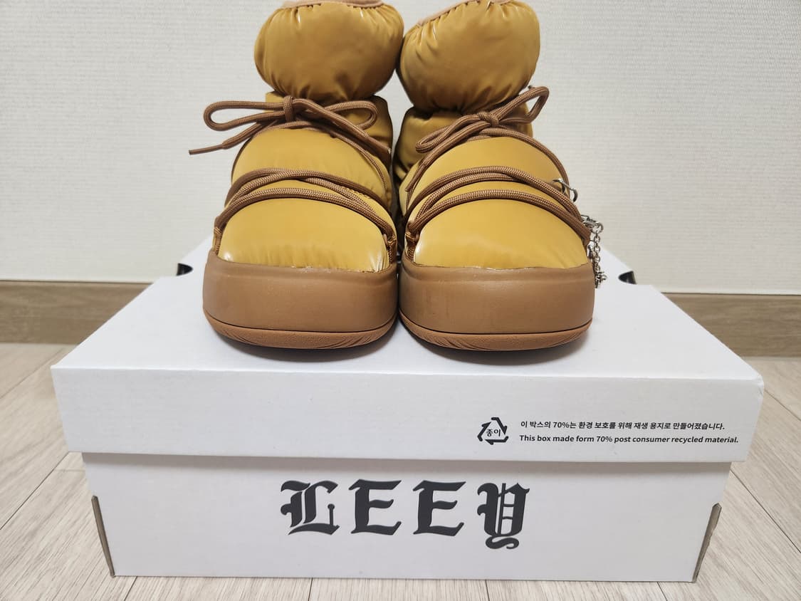 (새상품)엄브로 LEEY 콜라보 패딩부츠 240사이즈 상품이미지3