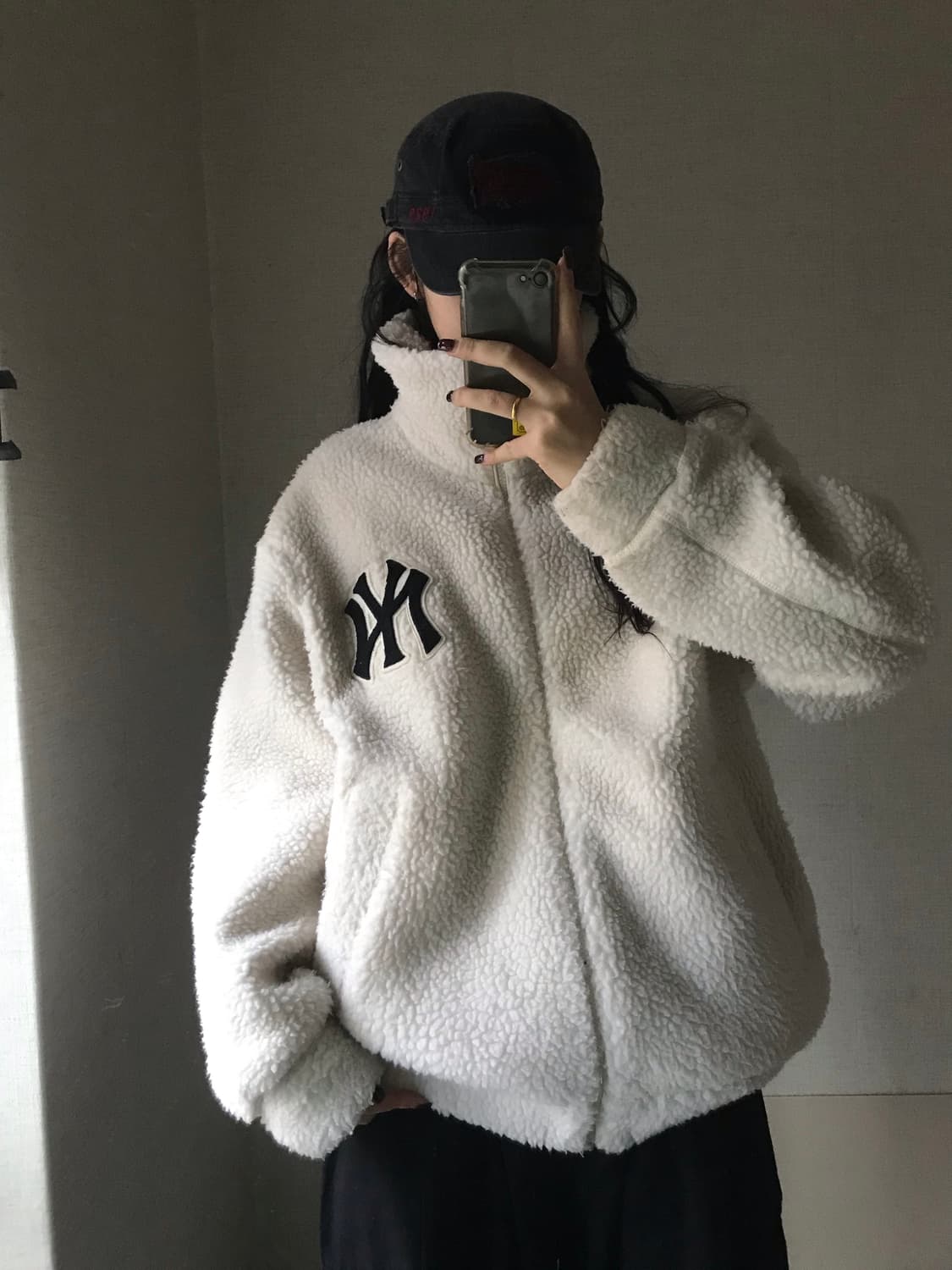 MLB 아이보리 오버핏 후리스 상품이미지3