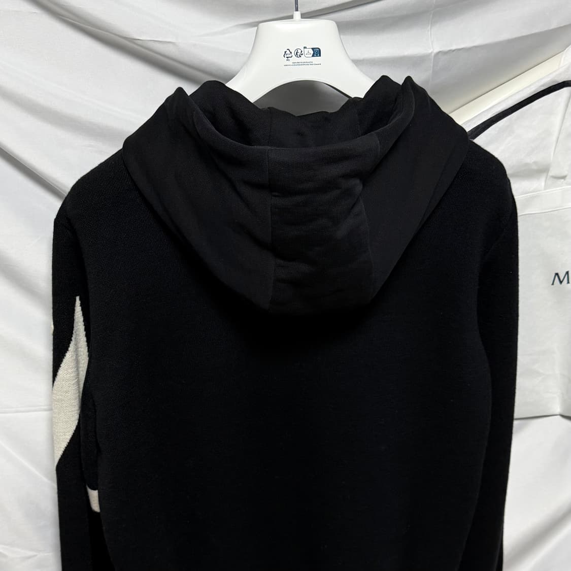 [S+급/2XL] 몽클레어 슬리브 후드 니트패딩 블랙 상품이미지6