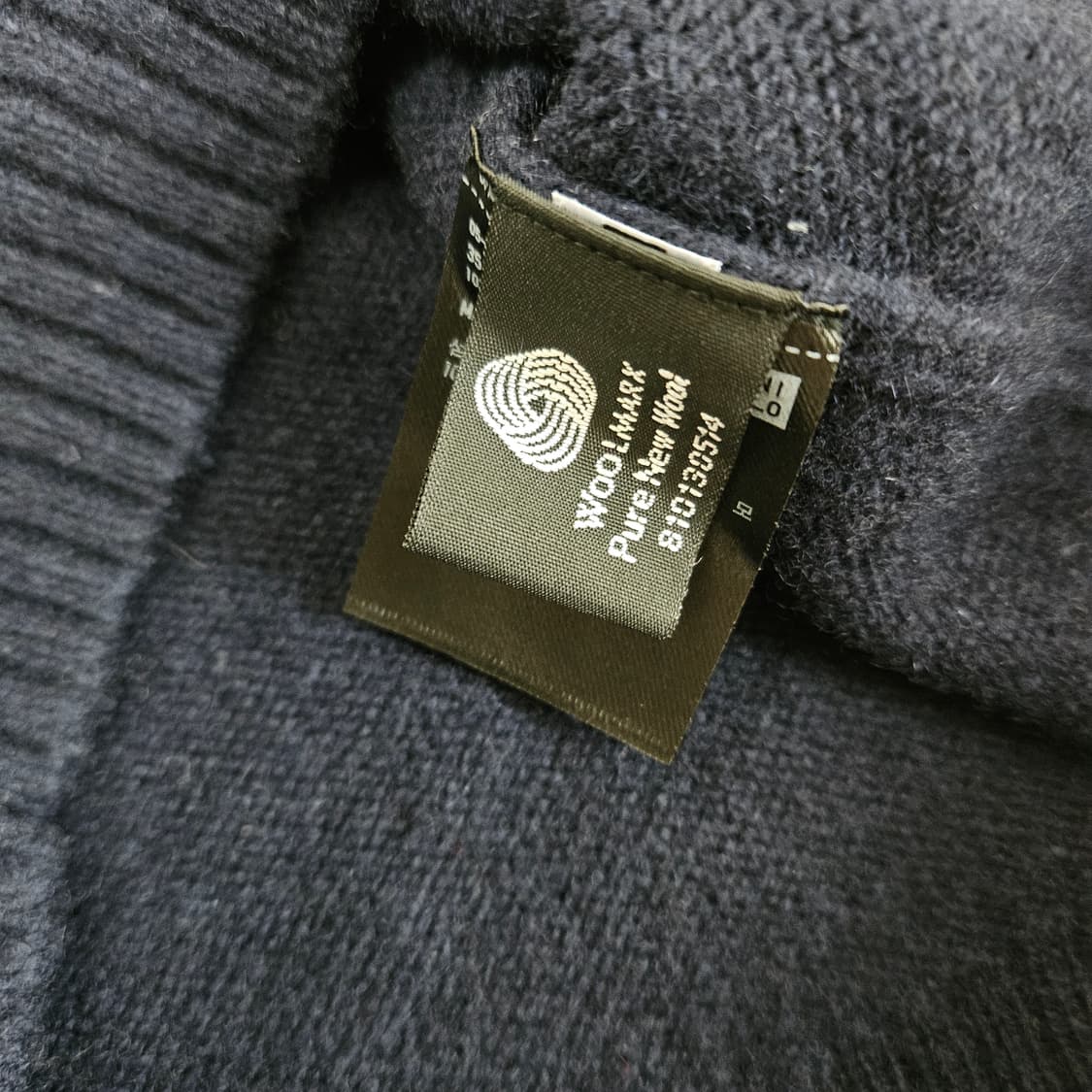 유니클로 울100 긴소매 니트 남자100 상품이미지5