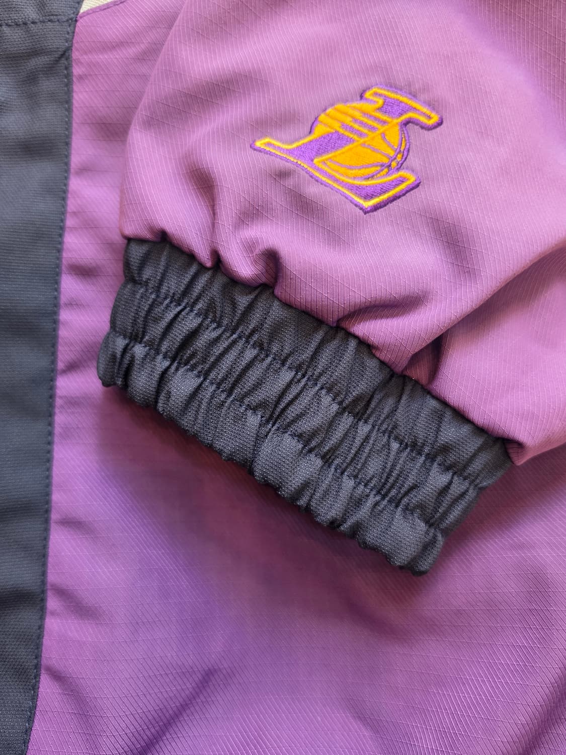 #NBA LA 레이커스 팀의 후드 바람막이 점퍼 상품이미지8