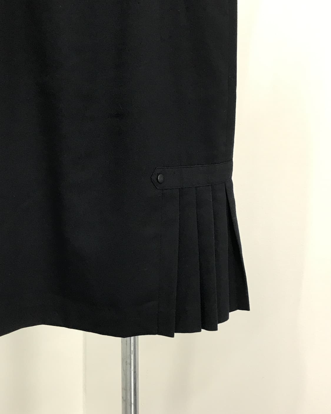 Cecilene Black Midi Skirts 상품이미지5
