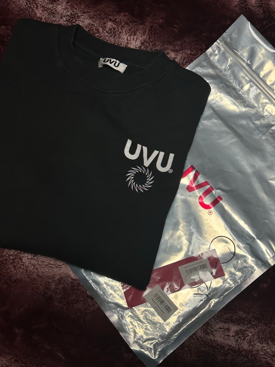 [L]UVU 인시그니아 크루넥 블랙 상품이미지2