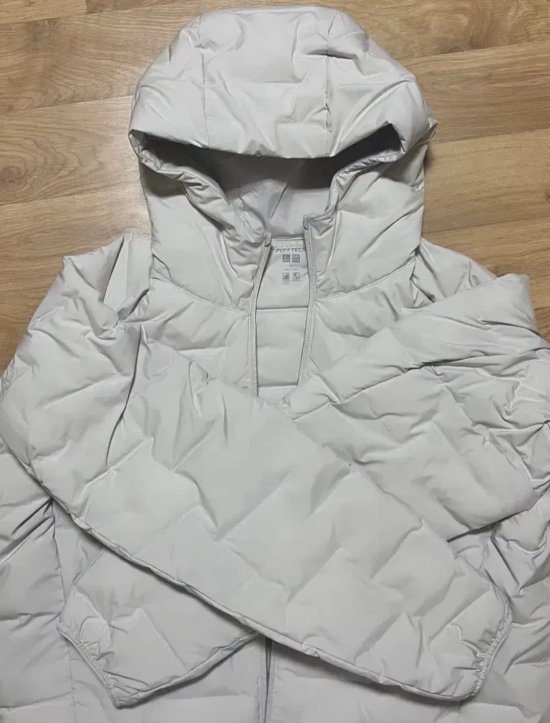 유니클로 퍼프테크 경량패딩 L 오프화이트 상품이미지1