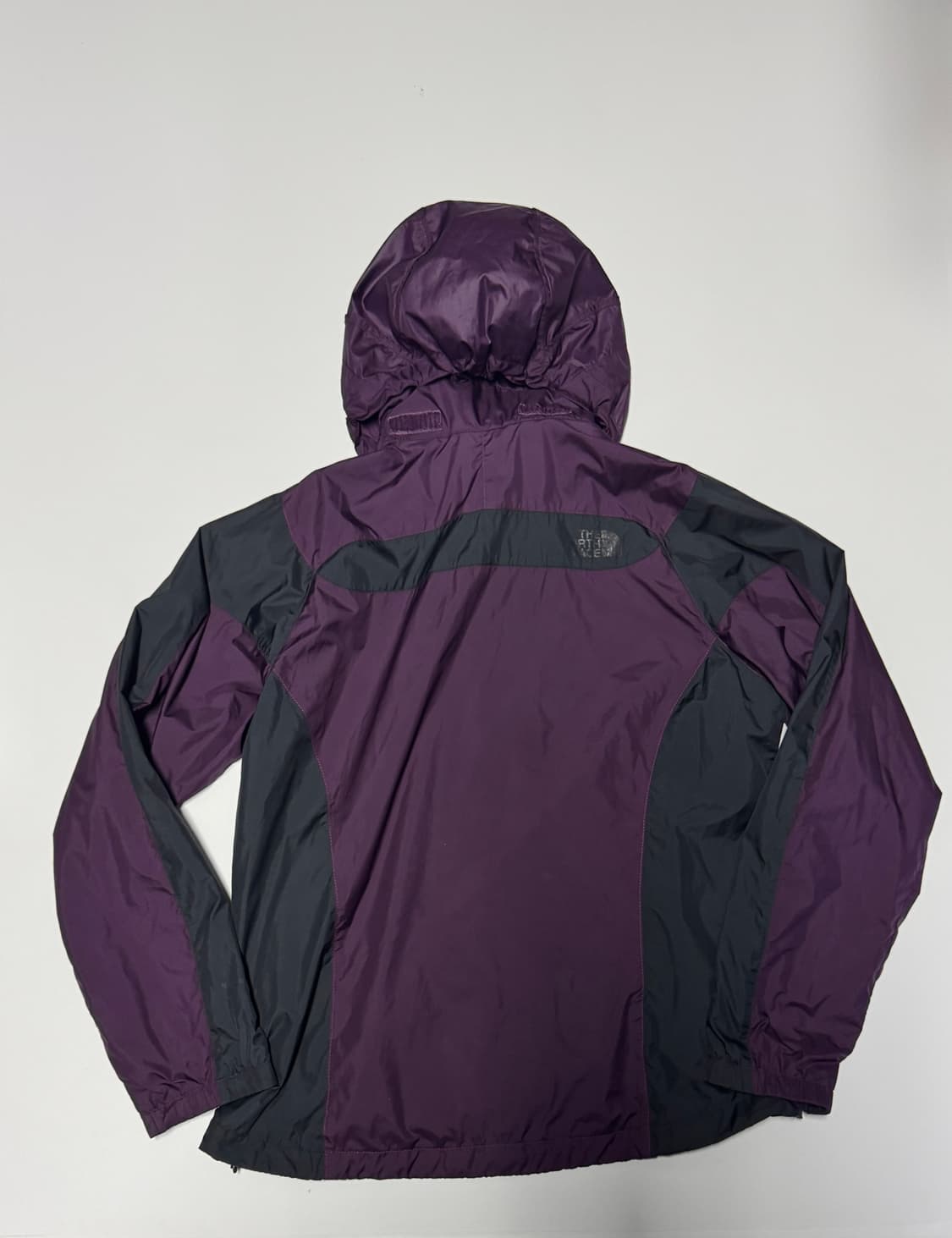 노스페이스 가벼운 등산 후드 바람막이 퍼플 상품이미지2