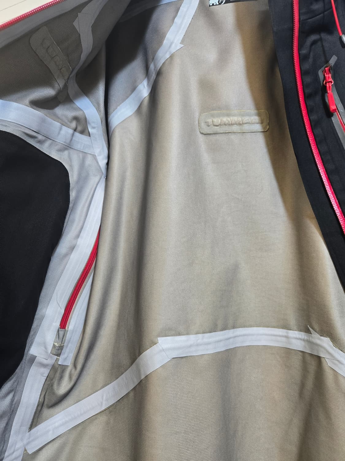 마무트 블랙/레드  고어택스 프로 후드 자켓 상품이미지8