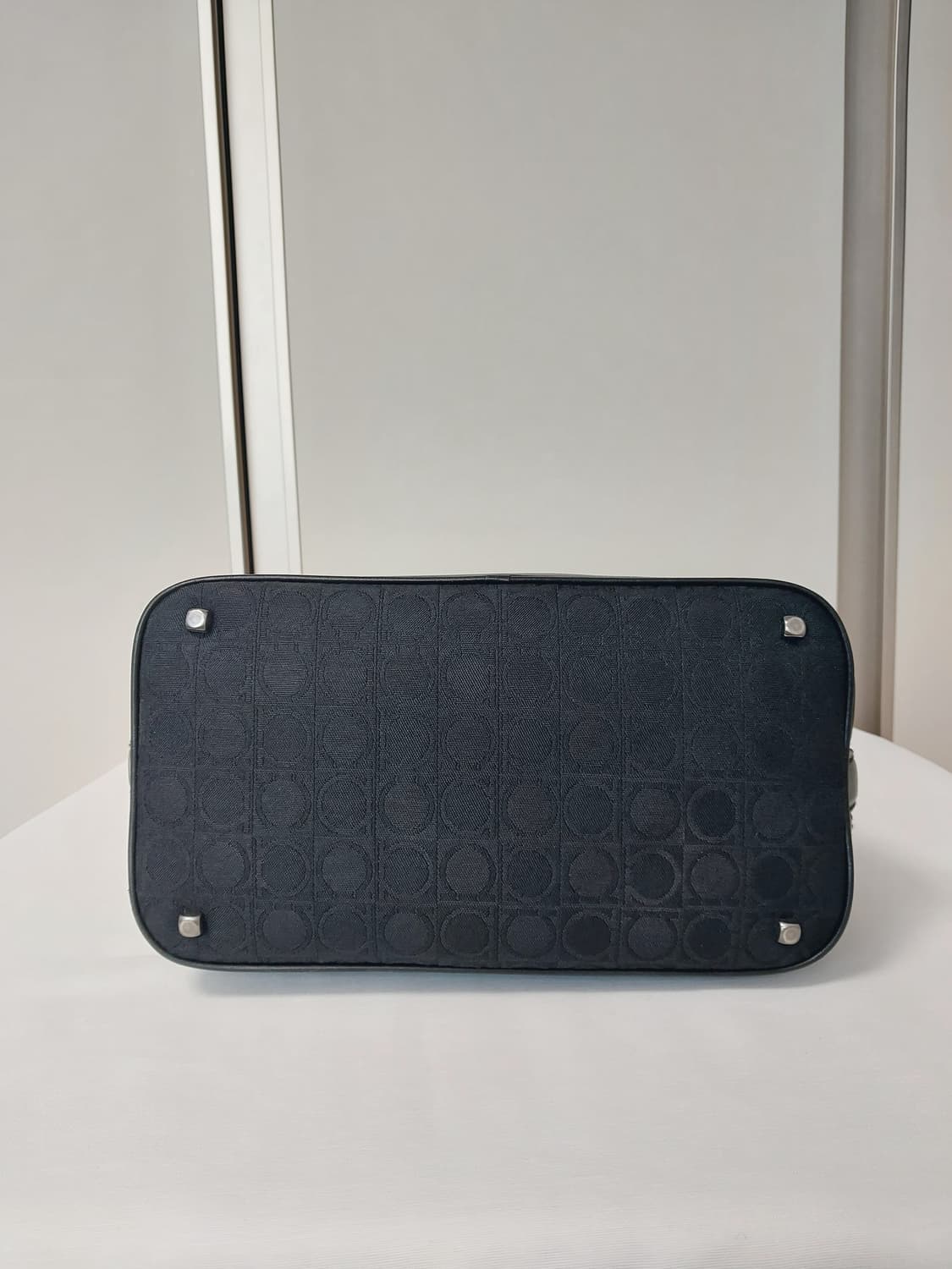 [정품] 페라가모 간치니 패브릭 숄더백 호보백 상품이미지7