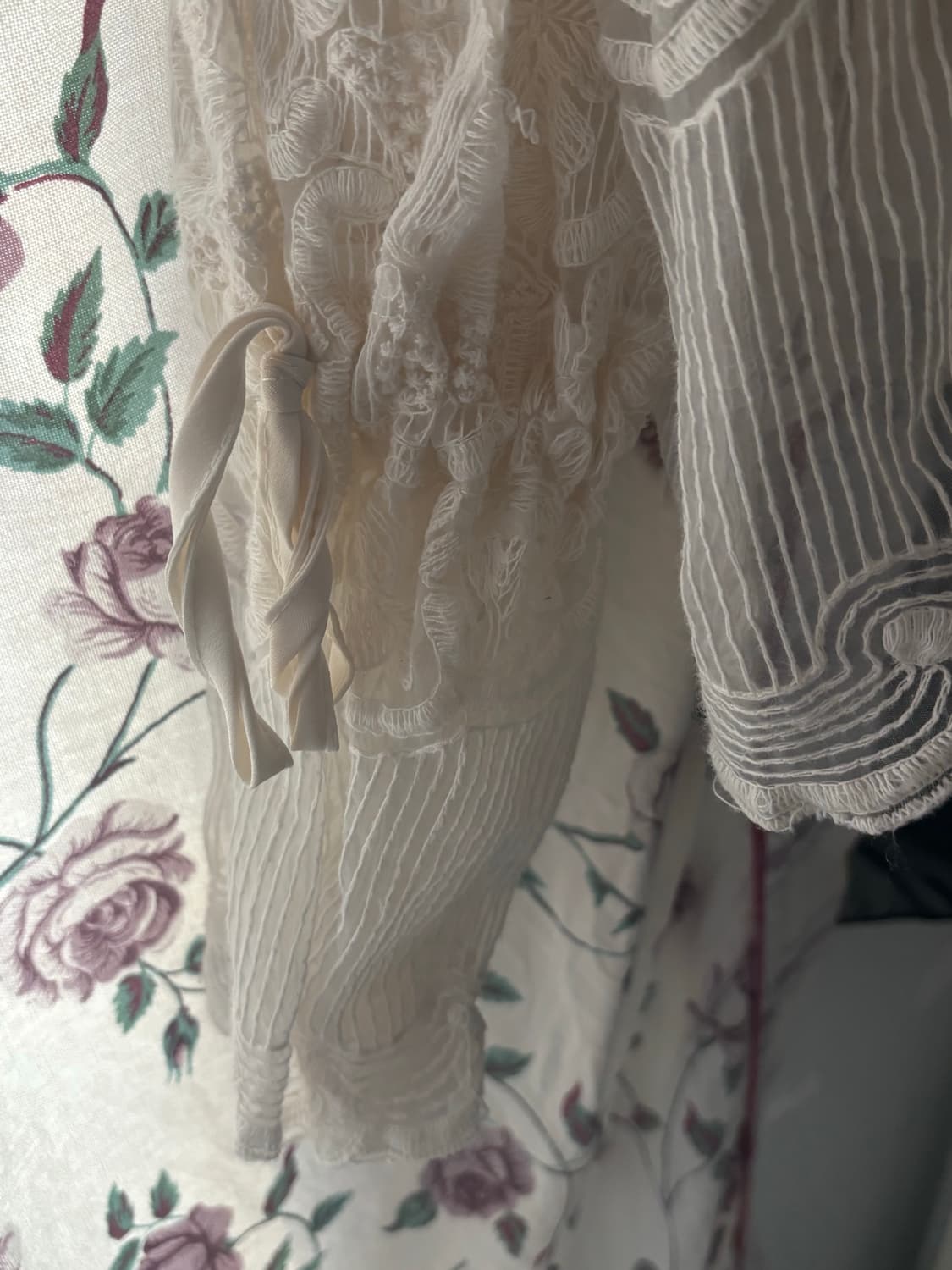 레이스 시스루 블라우스 여리핏 로맨틱 레이어드 상품이미지5