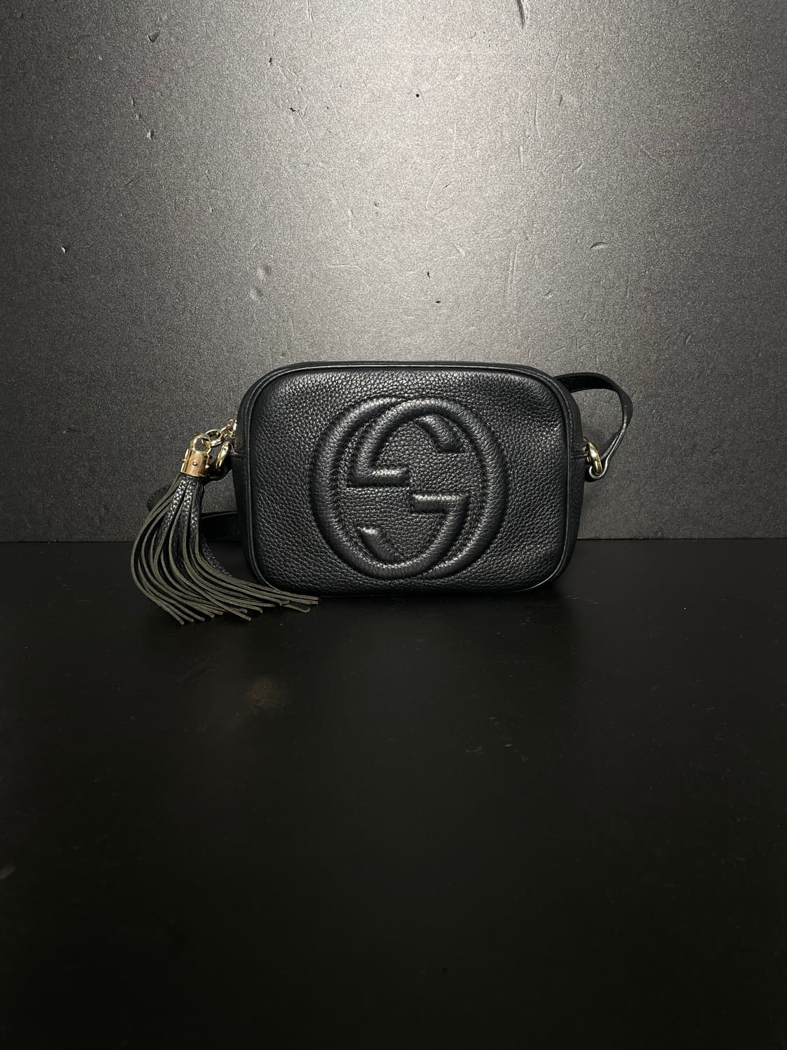 GUCCI 구찌 소호 카프스킨 레더 테슬 디스코백 상품이미지1