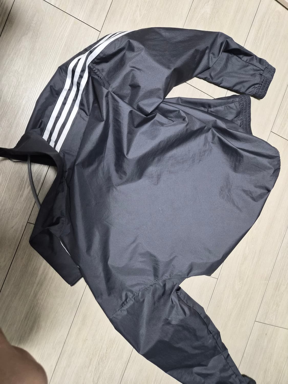 아디다스 바람막이 m사이즈 상품이미지2