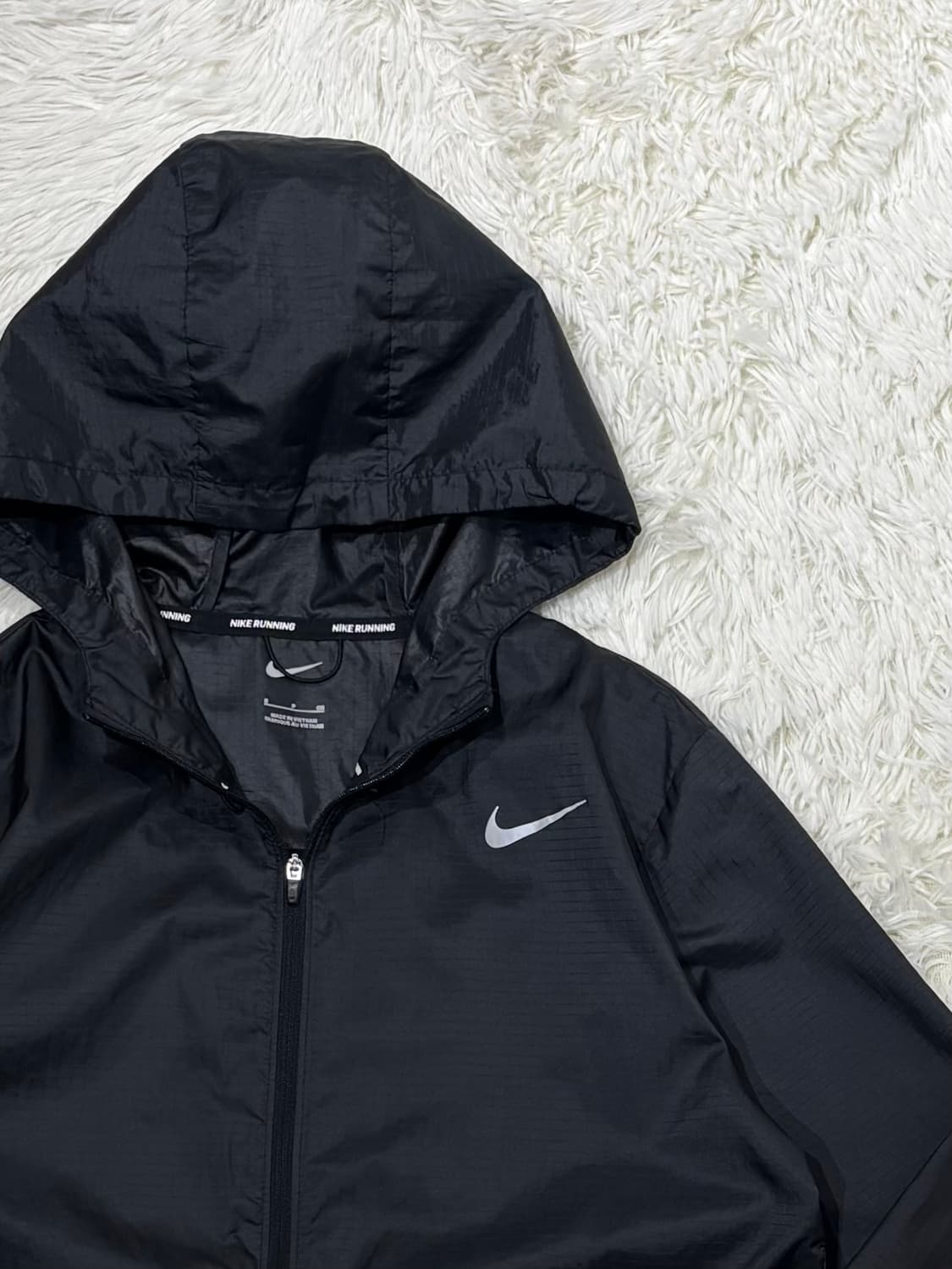나이키러닝 블랙 후드 바람막이 상품이미지5