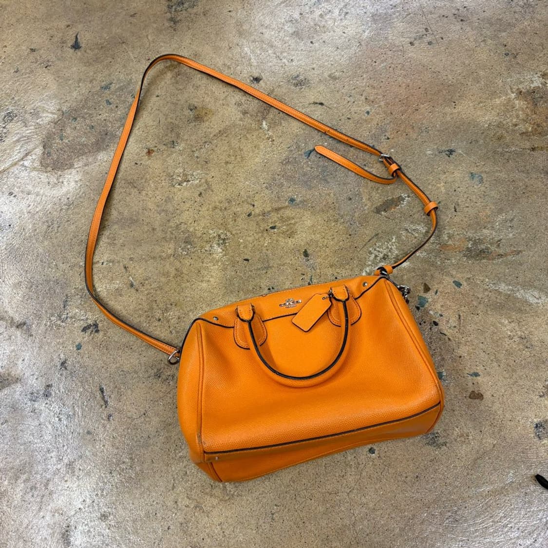 코치 오렌지 크로스 토트 핸드백 가방  상품이미지1