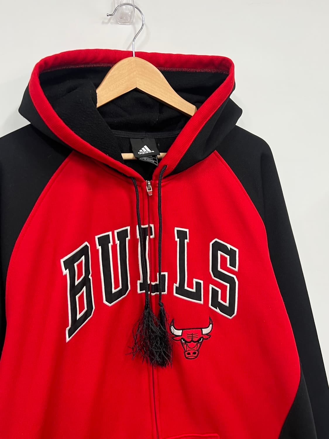 아디다스 시카고 불스 어센틱 빅로고  풀 후드집업 상품이미지2