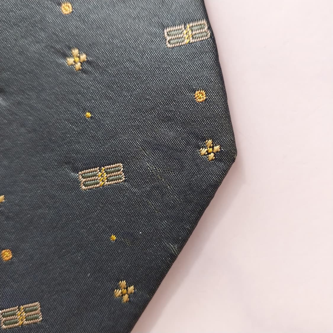 발렌시아가 실크 전체 로고 자수 넥타이 9.2cm B등급 K1937
 상품이미지9