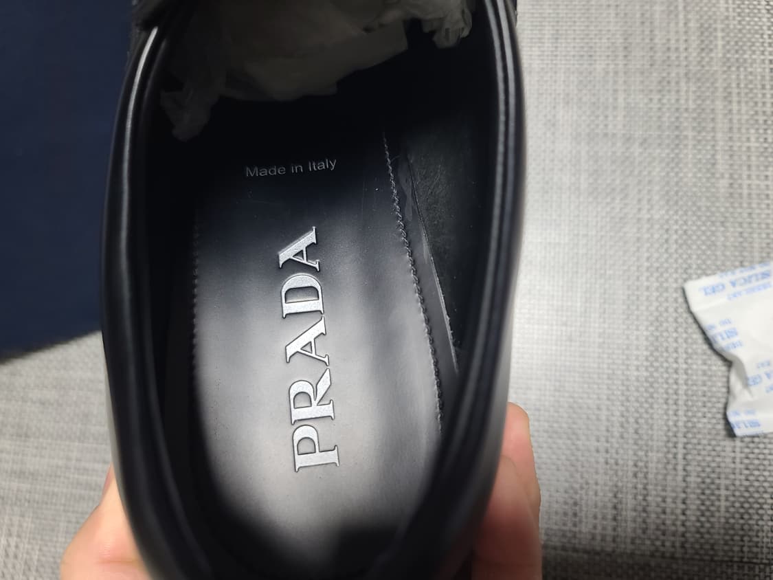 프라다 모놀리스 브러쉬드 레더 로퍼 프라다 구두 상품이미지7