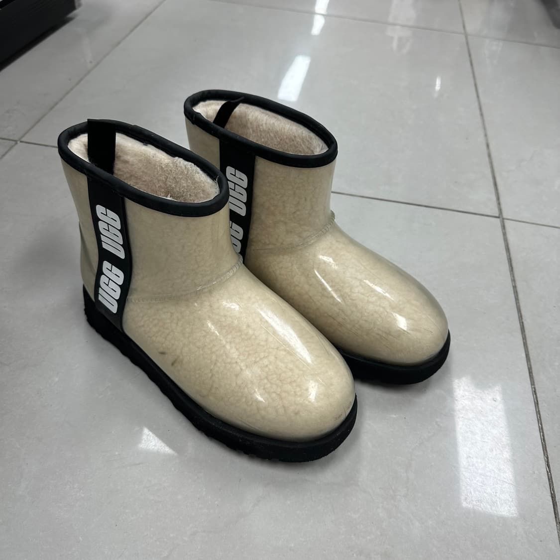 UGG 클리어 어그 미니 양털 부츠 240 상품이미지1