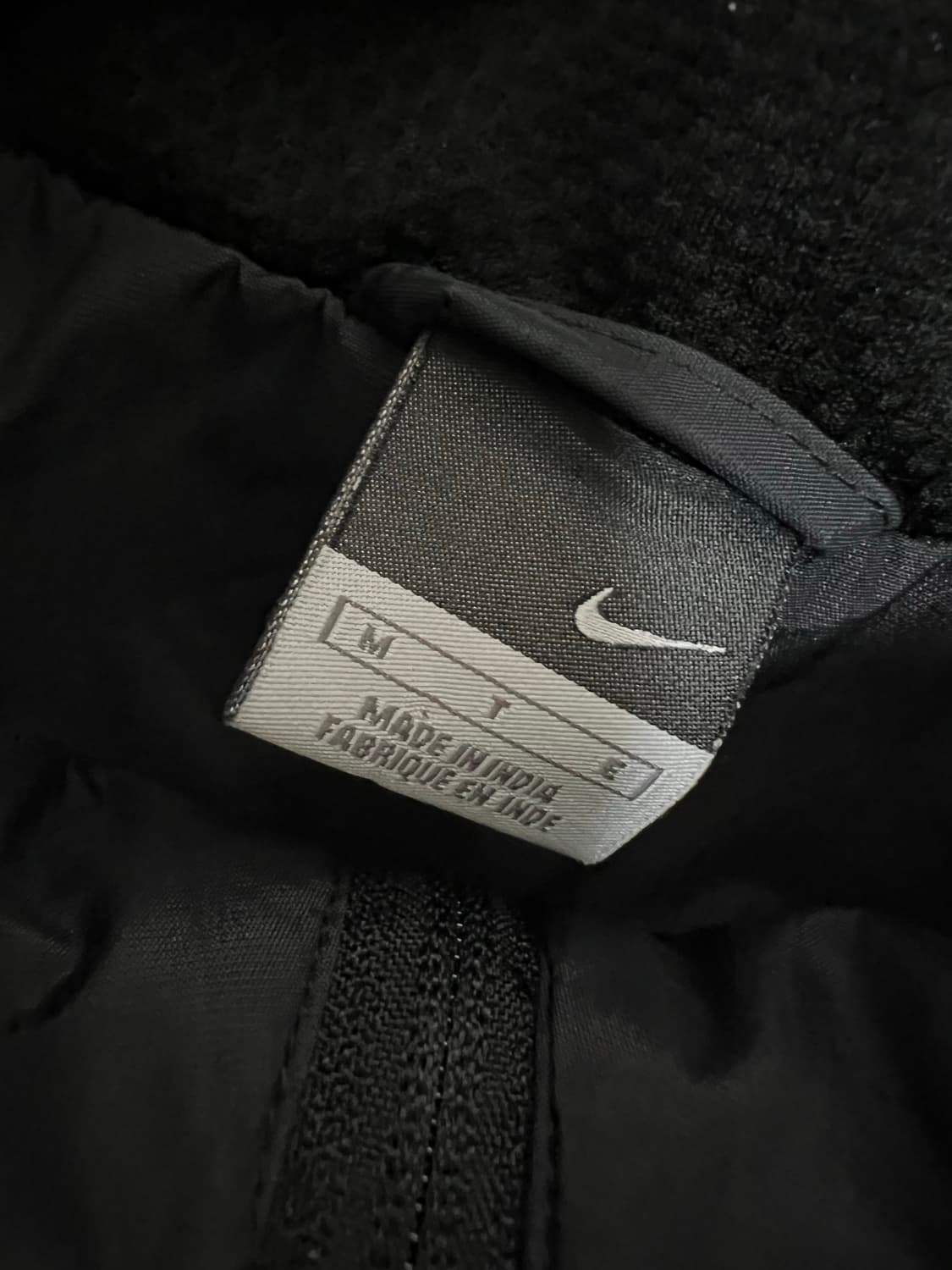 00s 나이키 올드스쿨 토탈90 블랙 골드 바람막이 상품이미지3