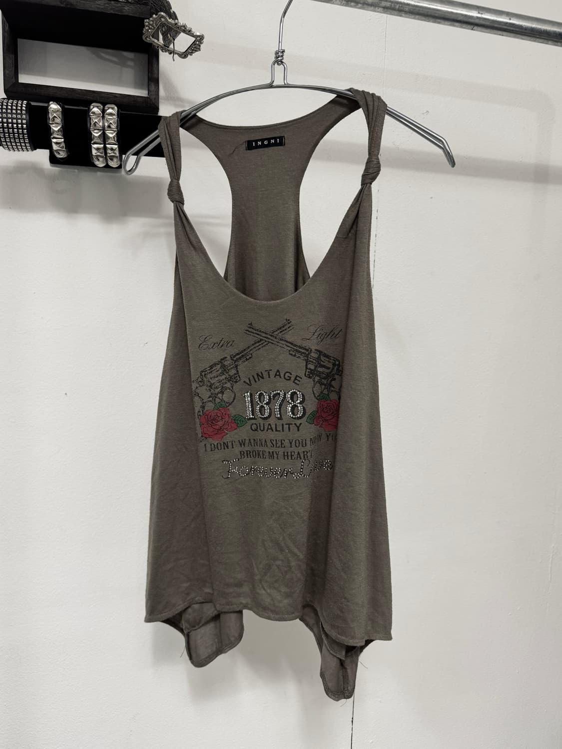 Khaki sleeveless top 상품이미지1