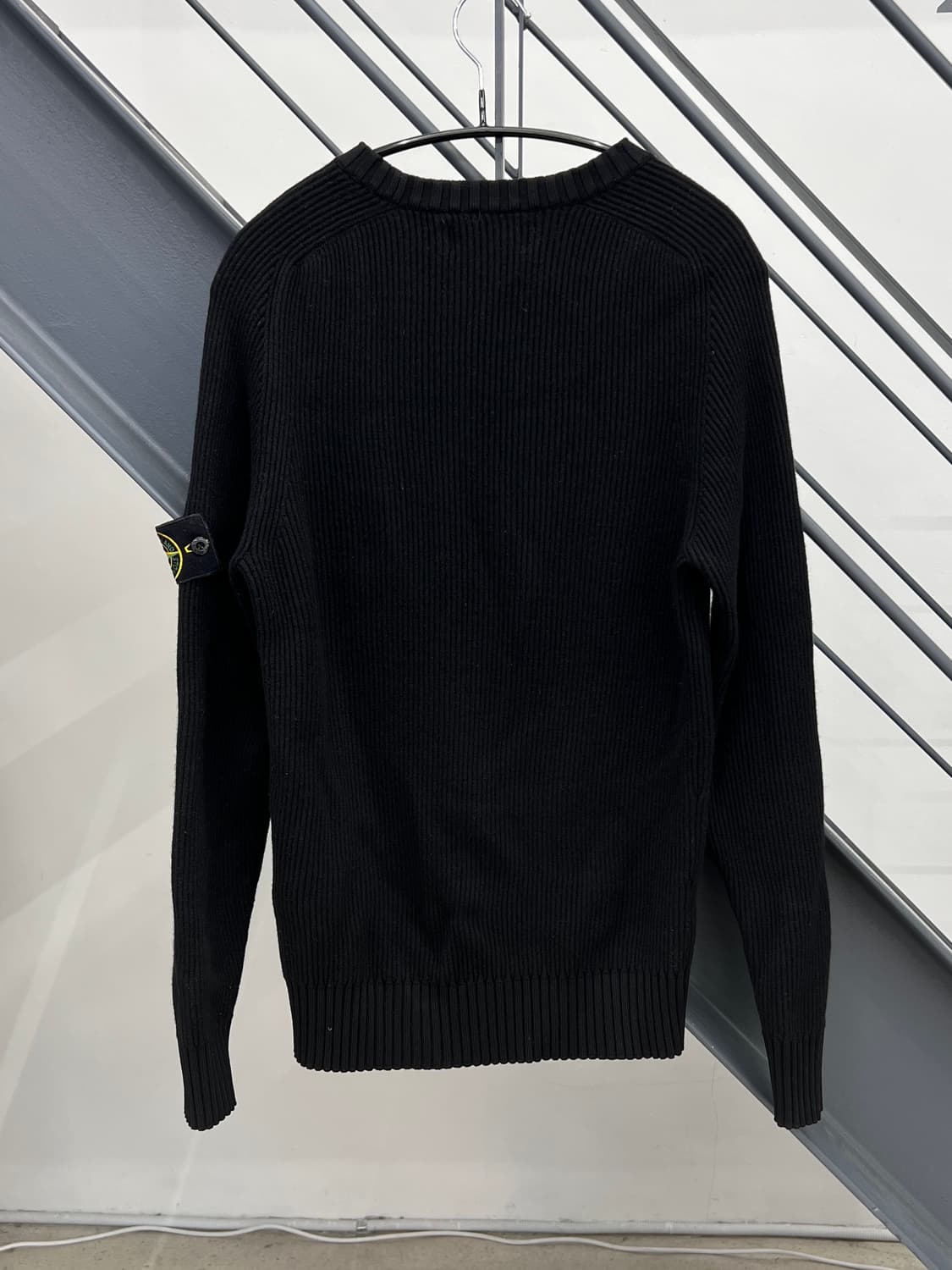 스톤아일랜드 와펜 블랙 골지 니트 상품이미지4