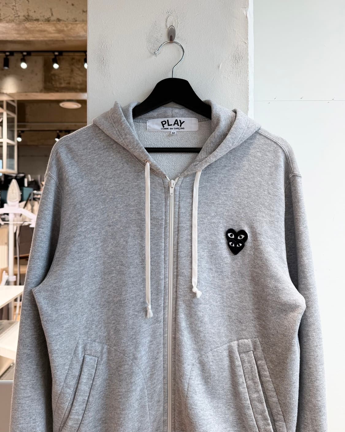 꼼데가르송 플레이 그레이 더블 블랙 하트 와펜 코튼 후드 집업 상품이미지3