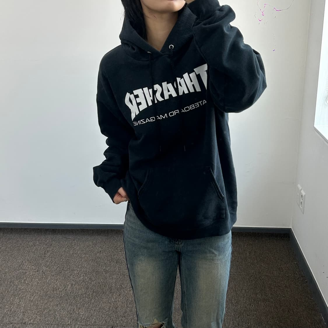 Thrasher 트레셔 화이트 로고 다크 네이비 후드티 상품이미지2