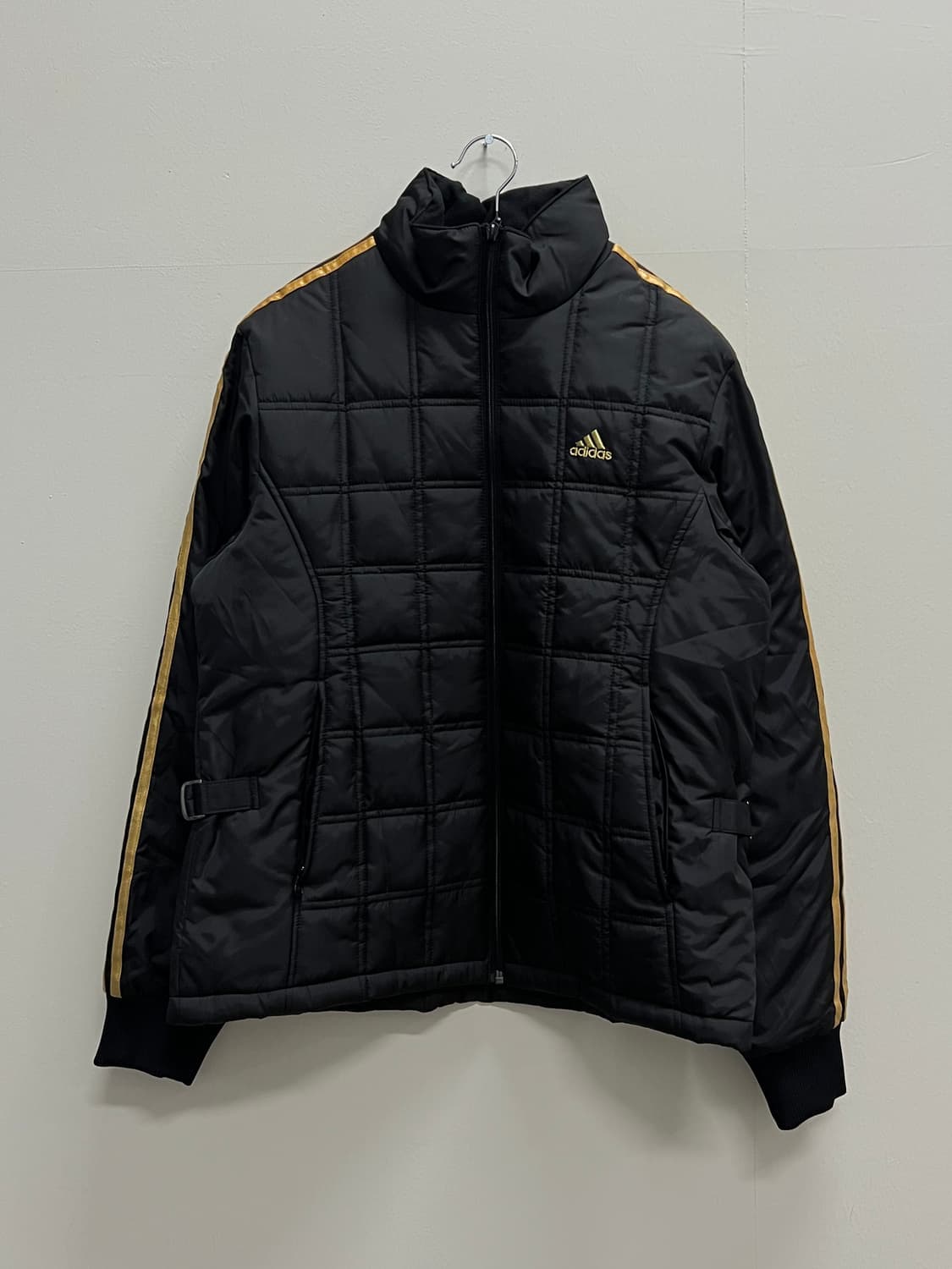 (100) 아디다스 올드스쿨 퀄팅 패딩 자켓 블랙/골드 상품이미지2