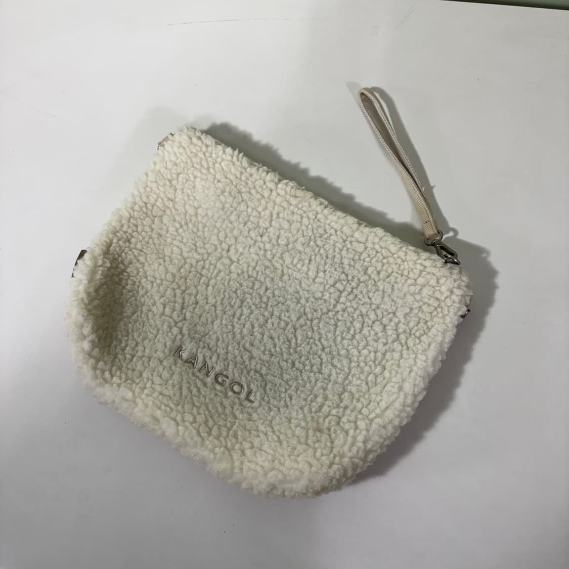 OS 캉골 아이보리 뽀글이 후리스 클러치백 상품이미지2