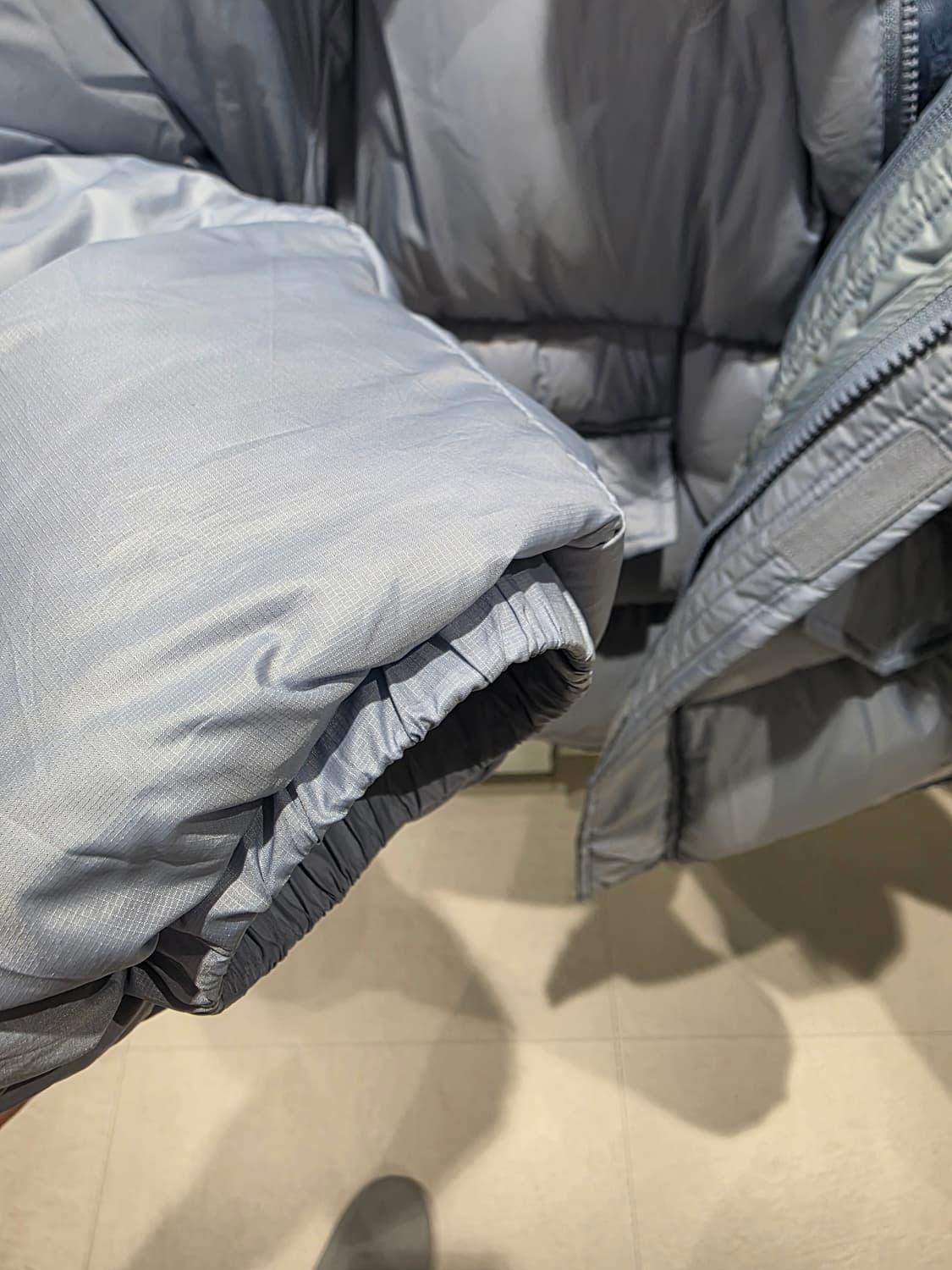 슈프림 700-필 다운 라이트웨이트 퍼퍼 자켓 라이트 블루 - 24FW 상품이미지3