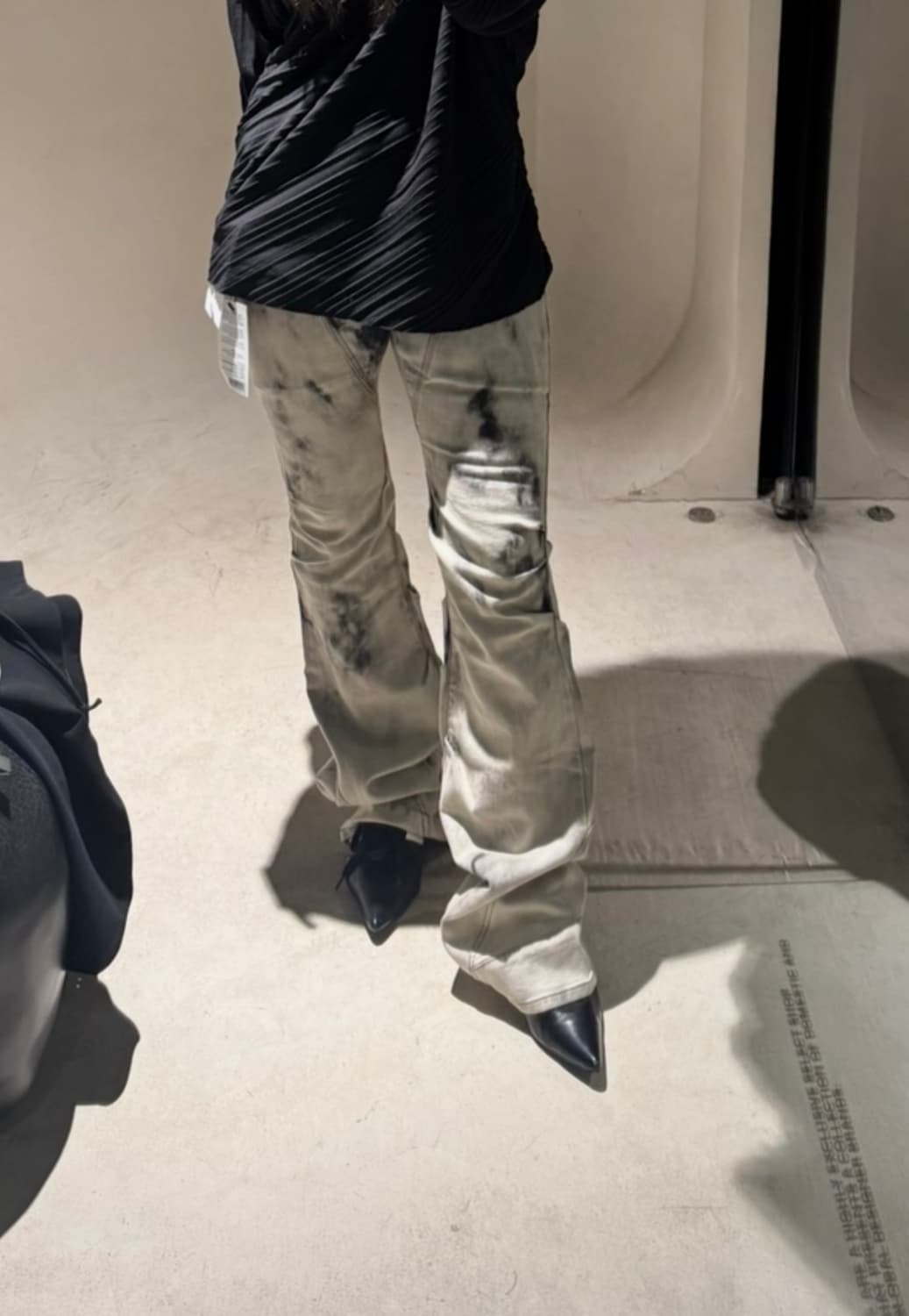 (아이브 레이 착용)로딩룸 DRAPED FLARE JEANS 플레어진 0 상품이미지3