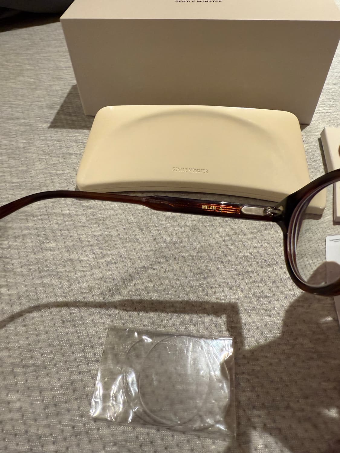 [정품] 젠틀몬스터 밀란 A B4 Milan A B4 상품이미지2