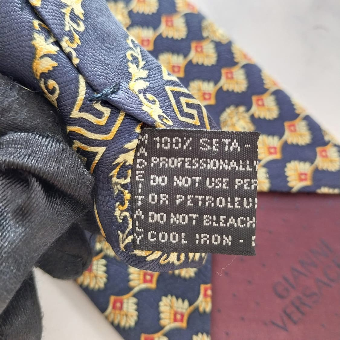 베르사체 실크 네이비&골드 메두사 넥타이 9.5cm A+등급 K1375
 상품이미지10