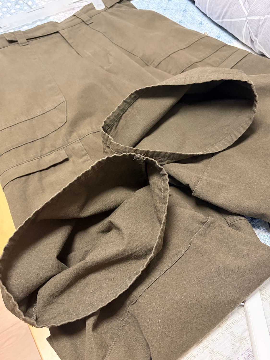 해칭룸 퍼티그 오버팬츠 다크 카키 3사이즈 판매합니다. 상품이미지8