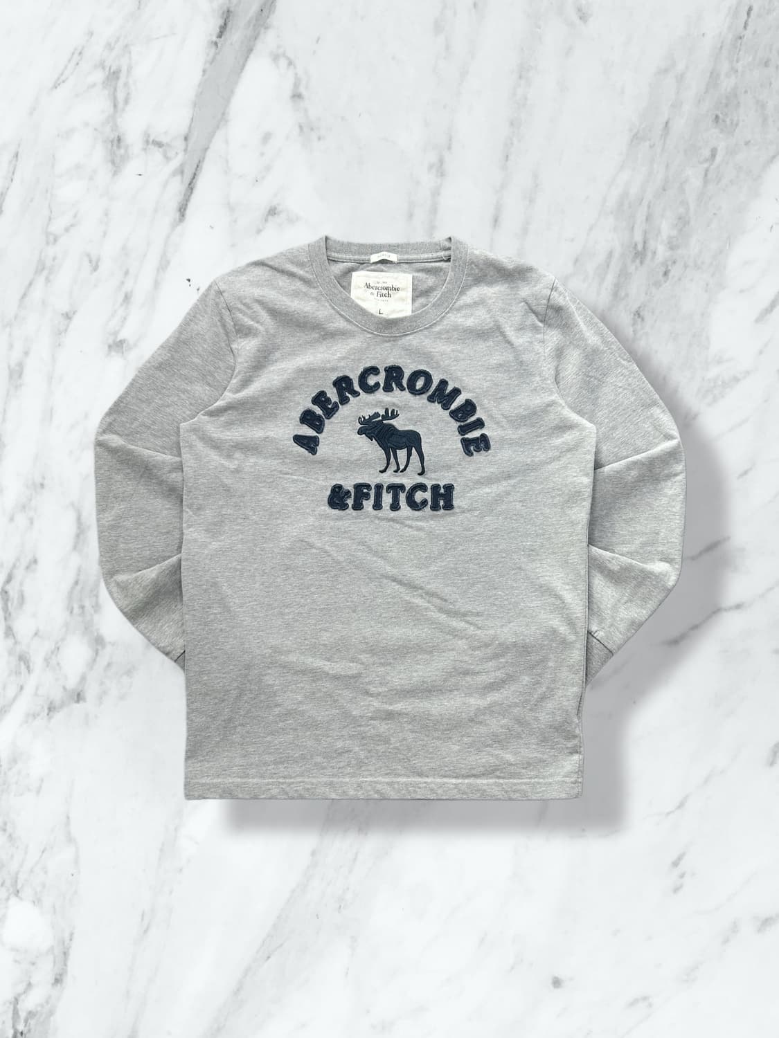 아베크롬비 y2k 스펠로고 그레이 롱슬리브 상품이미지1