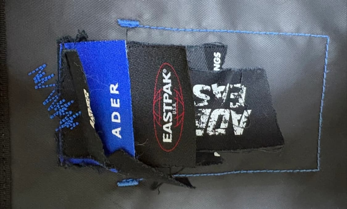 아더에러 이스트팩 크로스백 상품이미지2