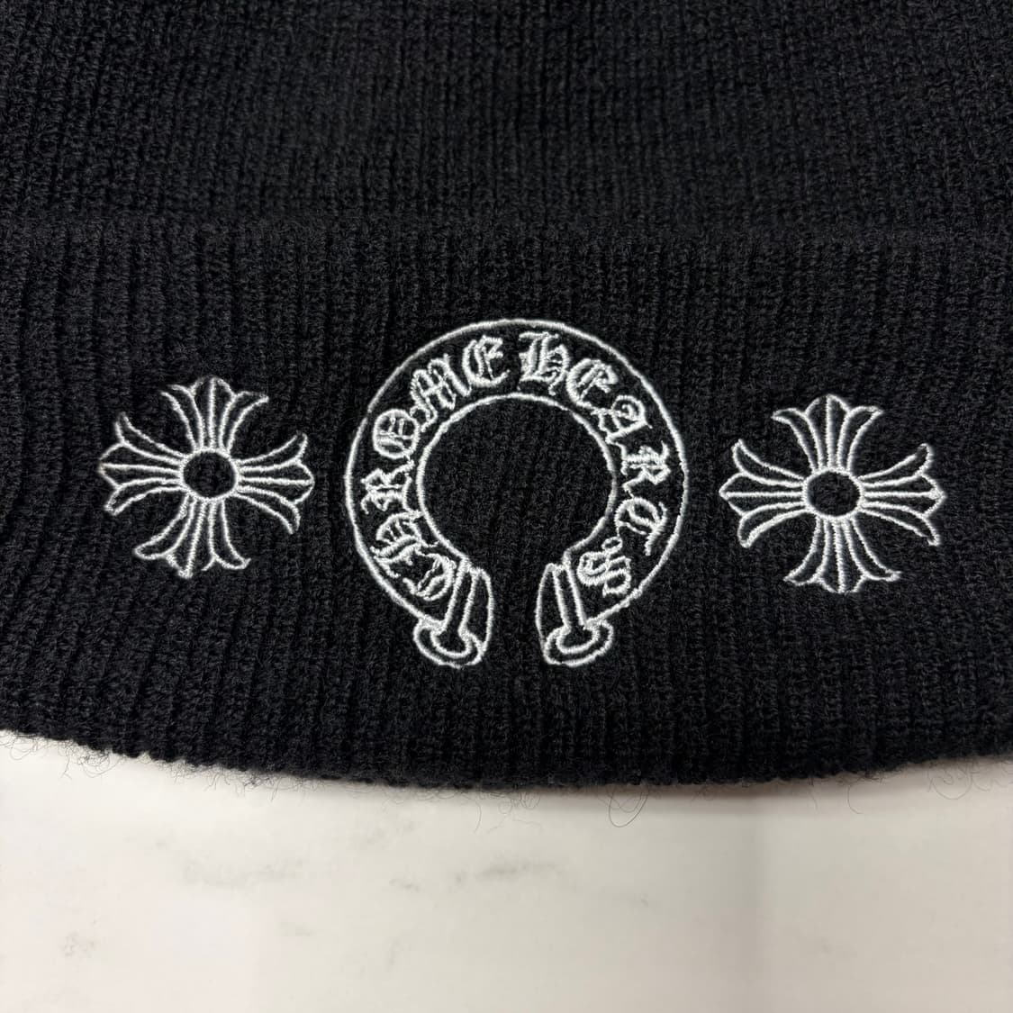 크롬하츠 Chrome Hearts 홀스슈 크로스 로고 울100 비니 상품이미지2