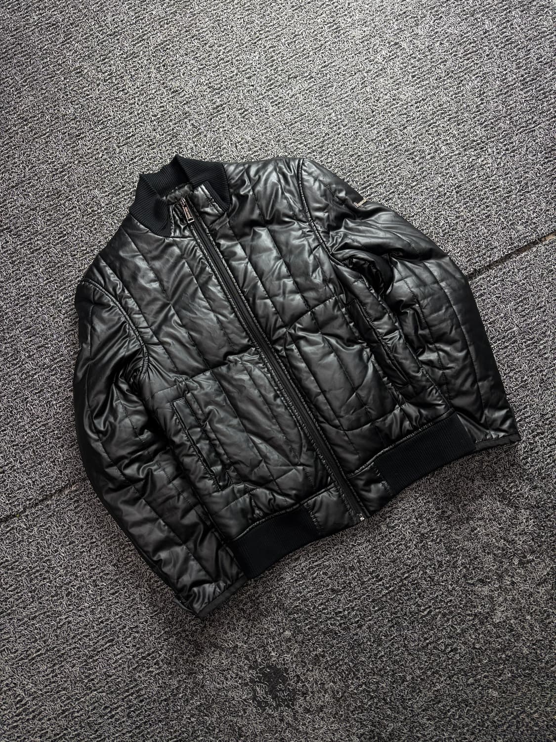 디스퀘어드 y2k 올드스쿨 글로시 크롭 패딩 자켓 2824 상품이미지1