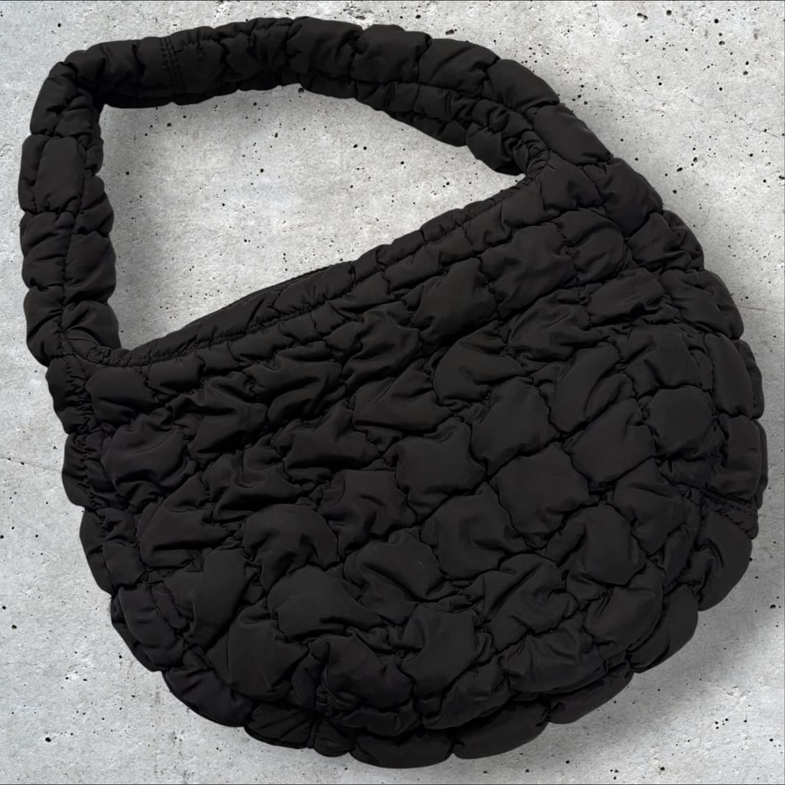 코스 블랙 퀼팅 미니 호보백 숄더백 상품이미지1