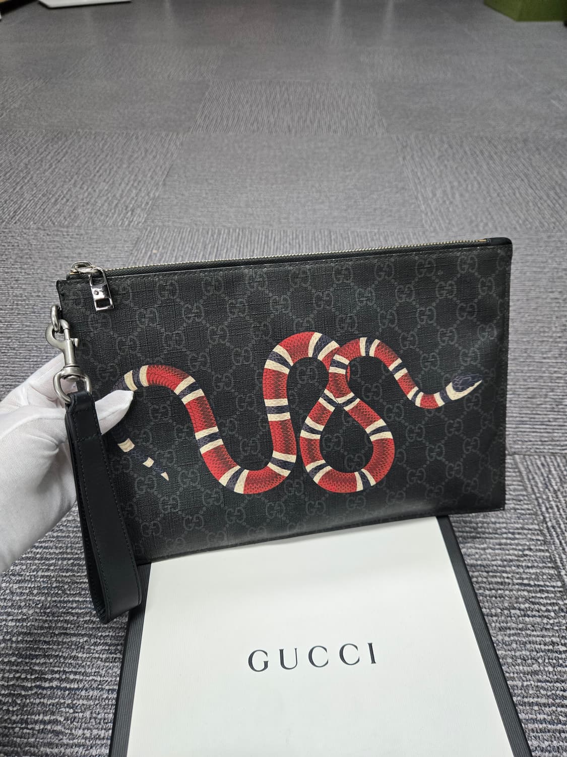 [특가][정품] 구찌 킹스네이크 클러치백 상품이미지1