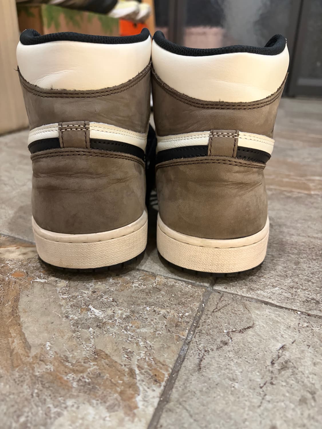 조던1 하이 290 다크모카 판매 상품이미지4