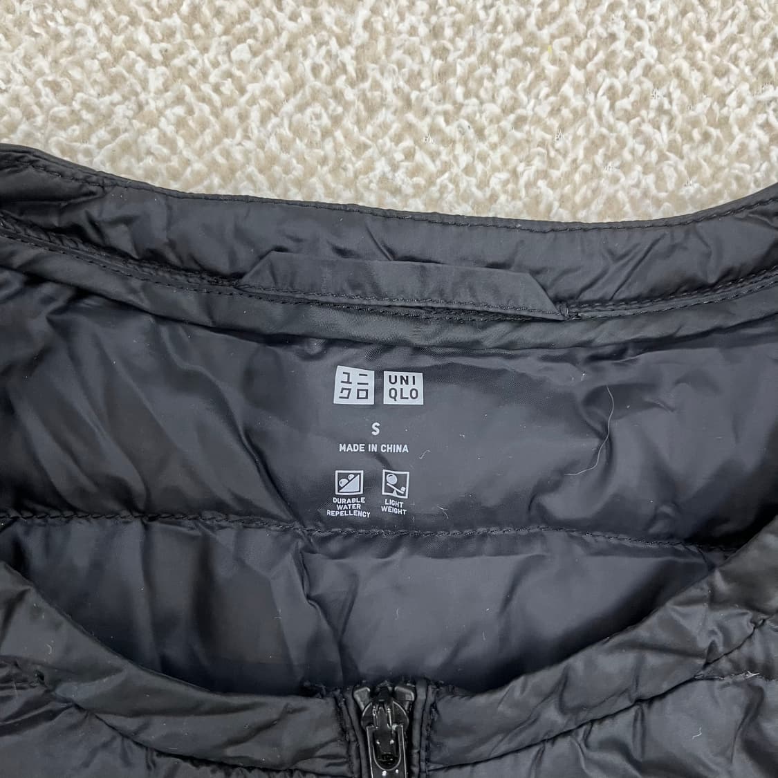 [S] 유니클로 블랙 울트라 라이트 다운 경량 패딩 자켓 0107M1 상품이미지2