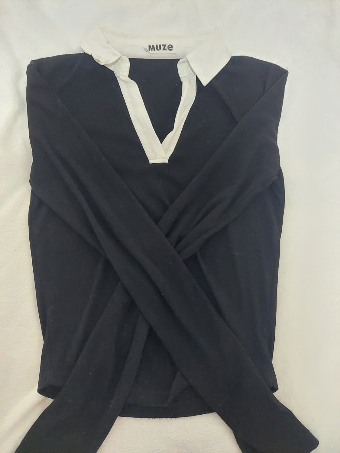 블랙 브이넥 셔츠카라 롱슬리브 상품이미지2